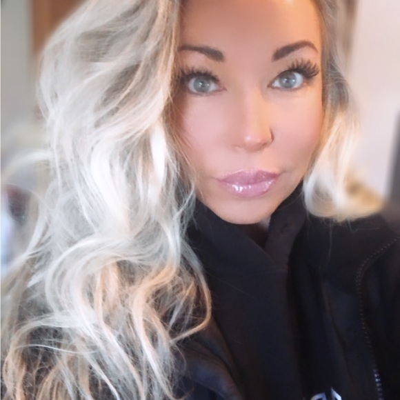 Meet your posher! - Picture 8 of 8